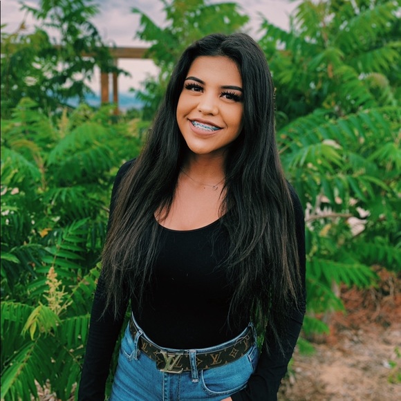 Meet your Posher, Steohanie - Picture 1 of 1